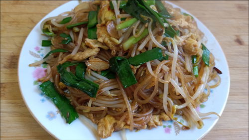 豆芽炒粉絲的秘訣 多加一步，粉絲入味不粘鍋